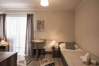 Отели типа «постель и завтрак» Słoneczny Dworek Бялка-Татшаньска Улучшенный двухместный номер с 1 кроватью-12